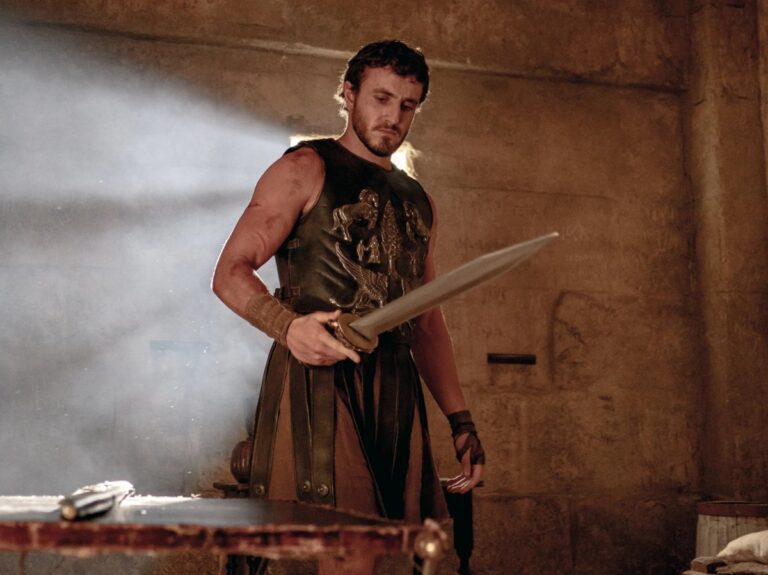 il-gladiatore-2-paul-mescal-spada_jpg_1200x0_crop_q85