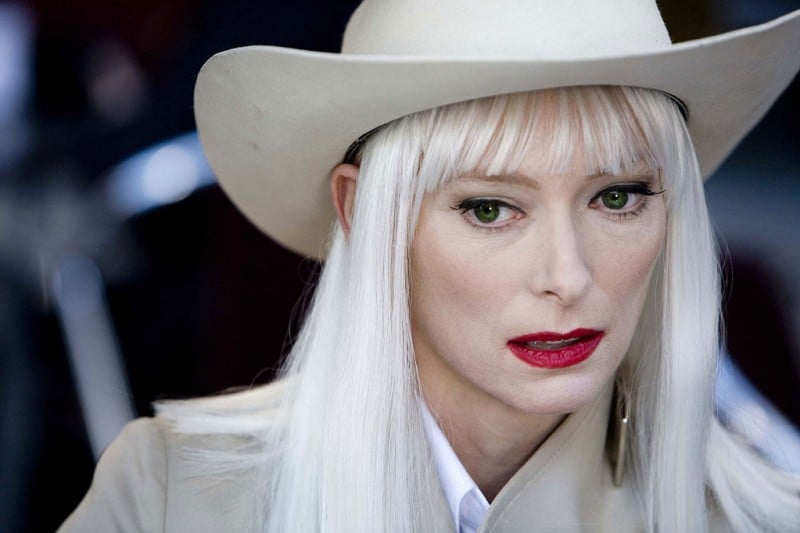 tilda-swinton-in-una-scena-del-film-the-limits-of-control-114311_jpg_1200x0_crop_q85