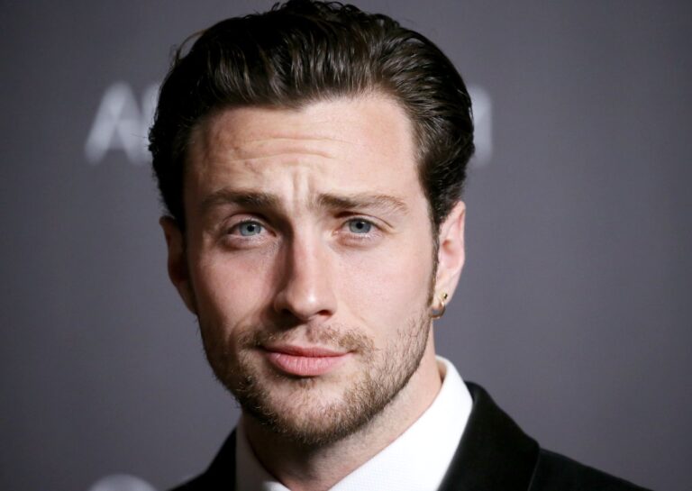 aaron-taylor-johnson-james-bond_jpg_1200x0_crop_q85